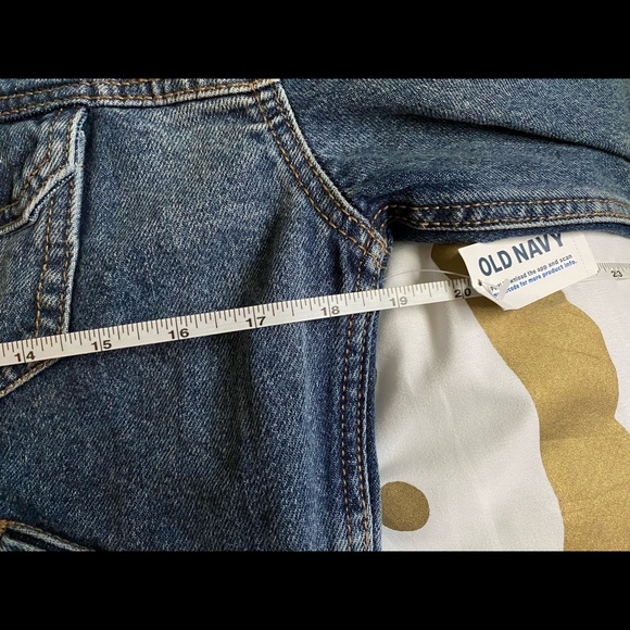 Cropped Medium Wash Jean Jacket - Picture 12 of 16